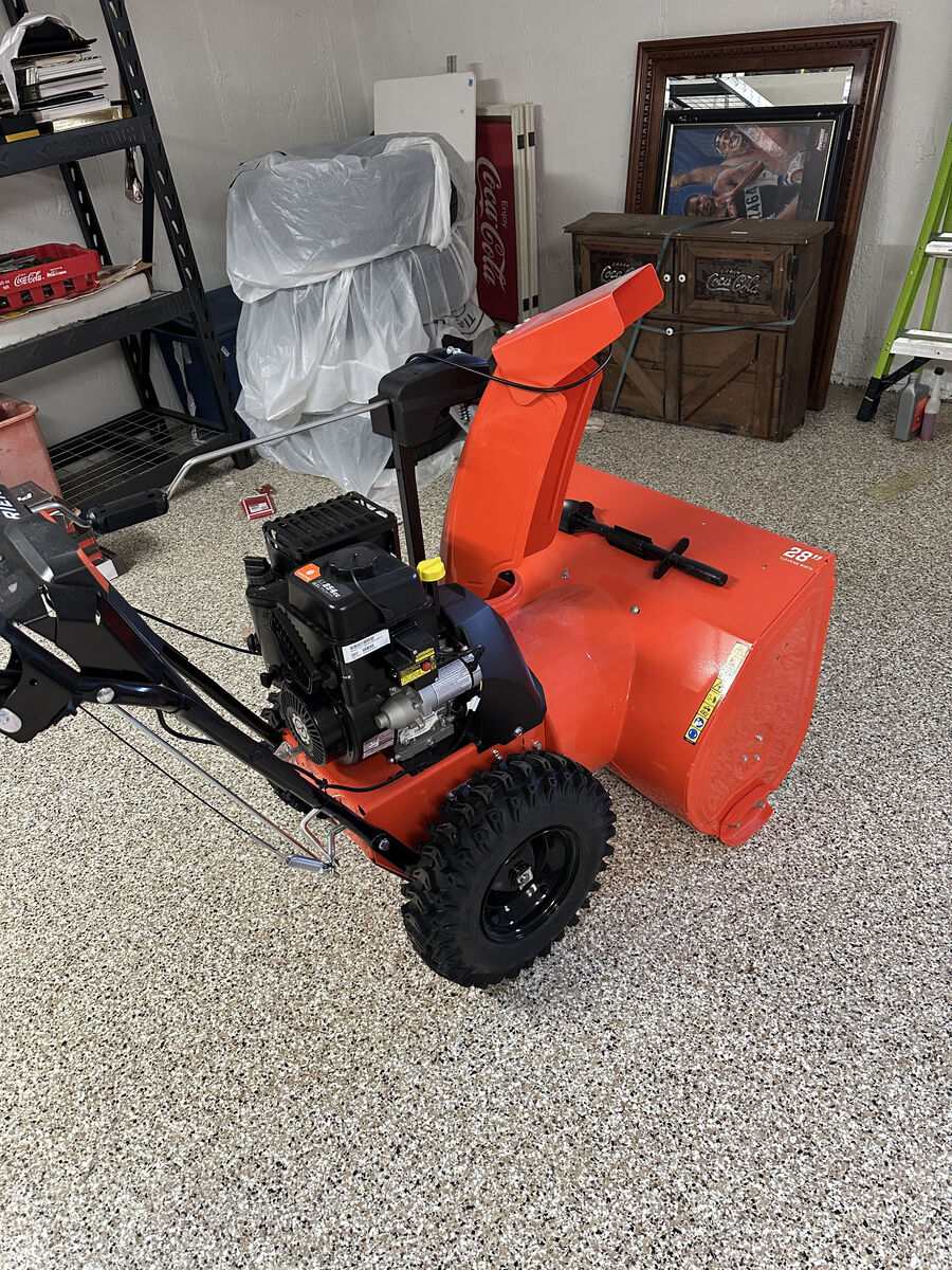 Ariens Deluxe 28.0-in Two-stage 254-cc Self-propelled Gas Snow Blower