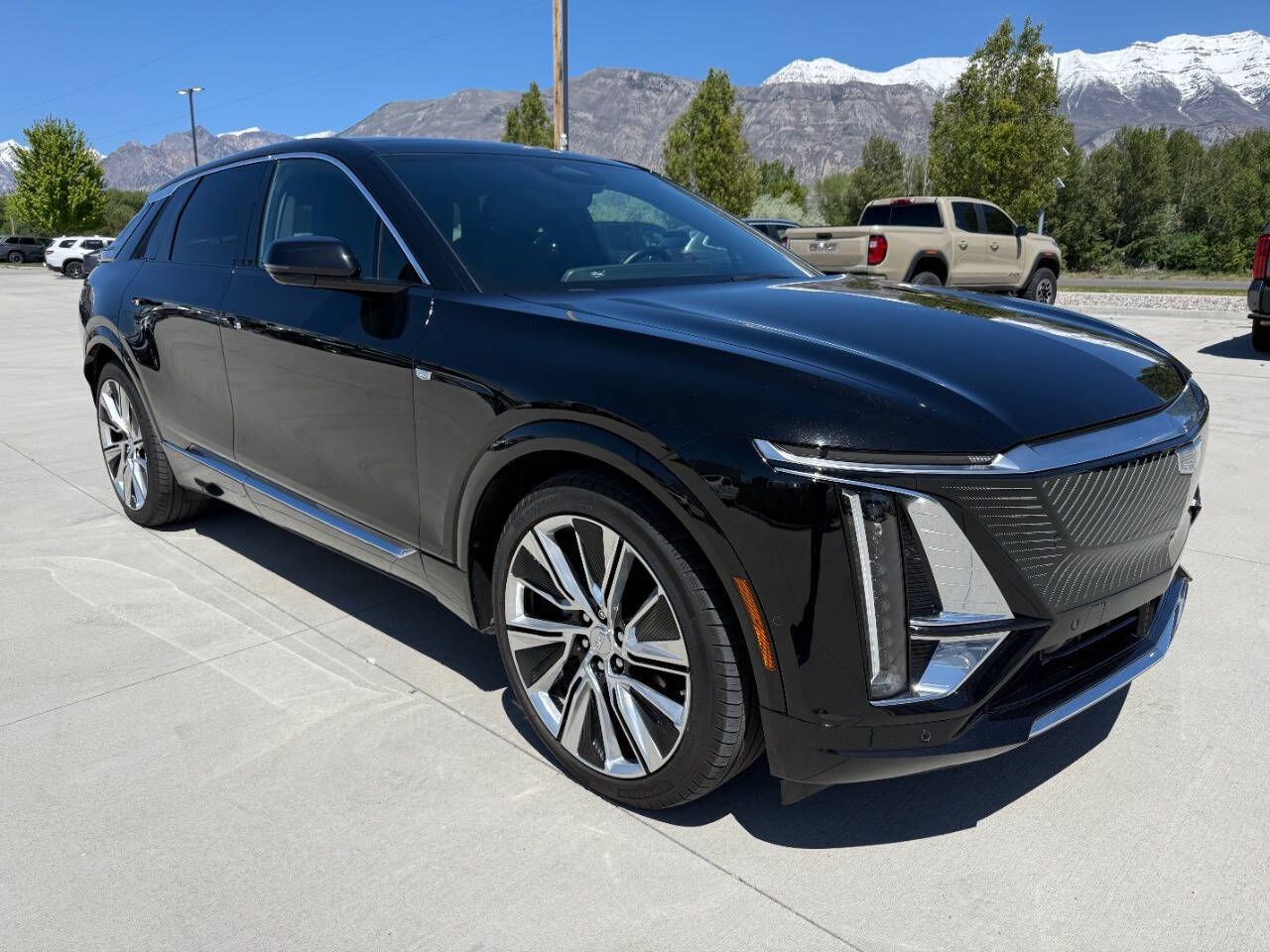 2024 Cadillac LYRIQ Luxury 3