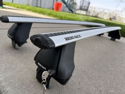 Rhino Rack roof rack for Toyota Corolla