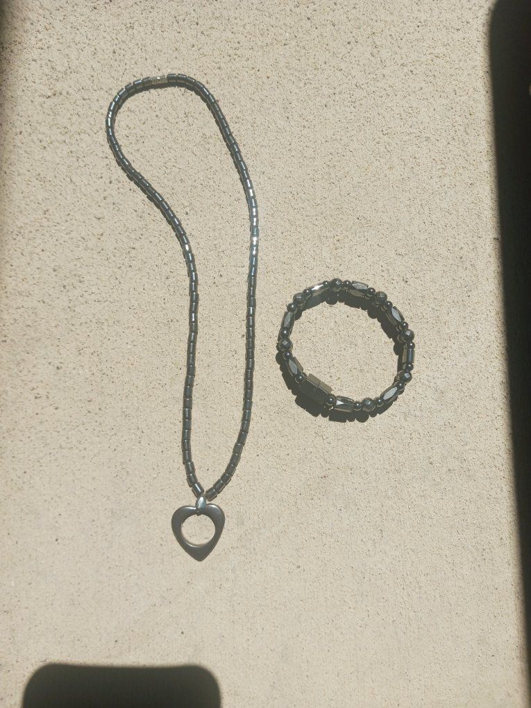 Magnetite necklace and bracelet