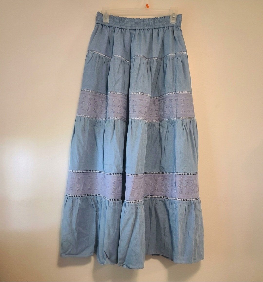 Womens Maxi skirt size medium