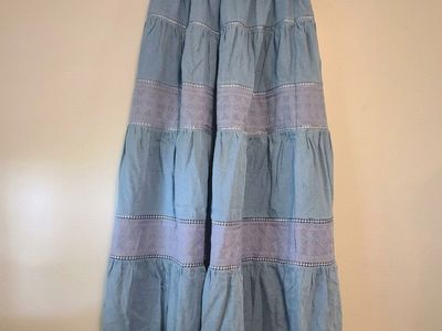 Womens Maxi skirt size medium