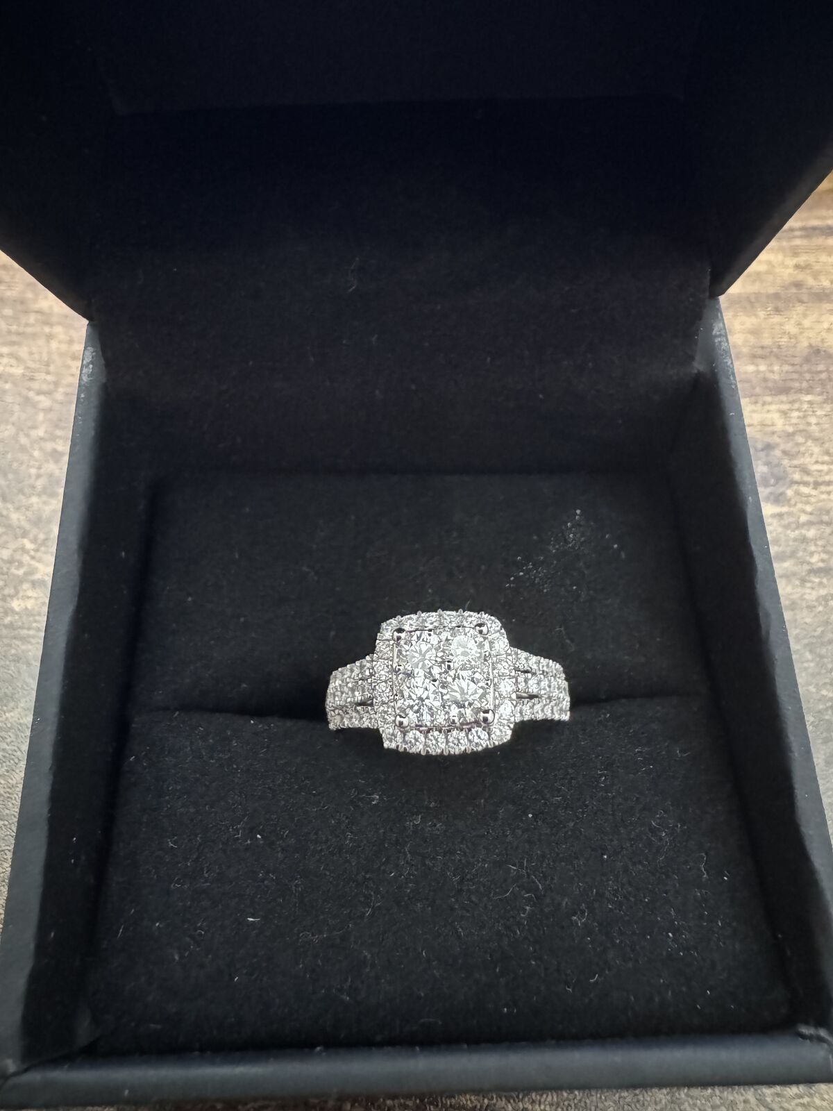 Diamond Engagement Ring 1-1/3 cts tw Round-cut 14K White Gold