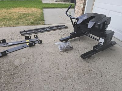 Reese 16K slider 5th wheel hitch
