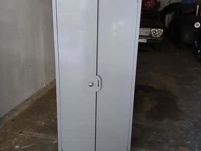 Metal cabinet