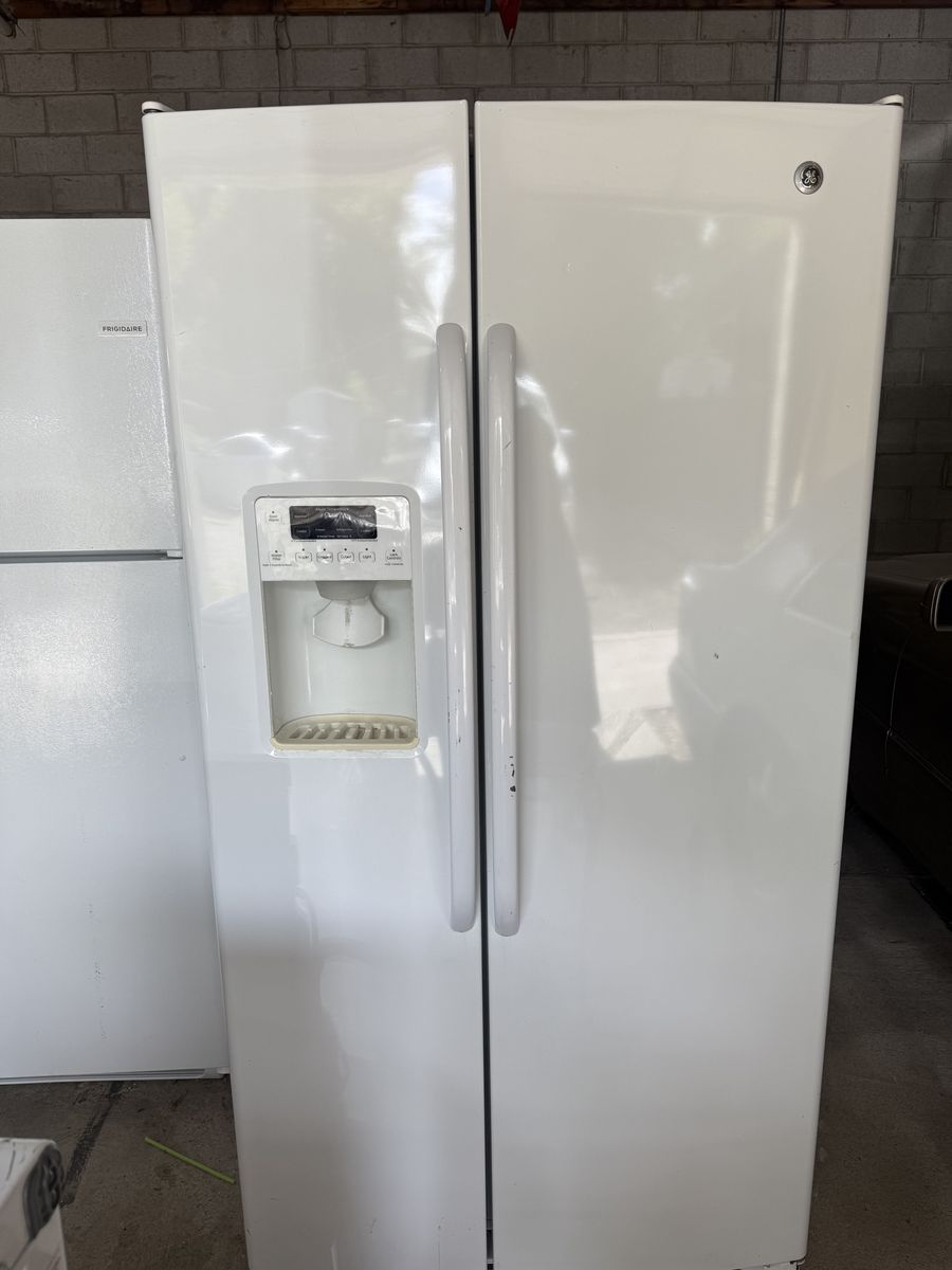 GE Profile GSHF6LGZBCWW Side-by-Side Refrigerator with Ice & Water Dispenser, White