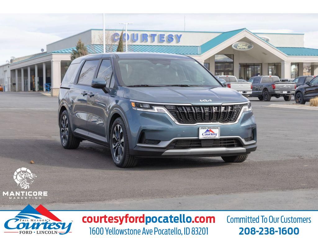 2024 Kia Carnival EX