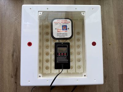 Farm Innovators Pro Series Digital Incubator Model 4250