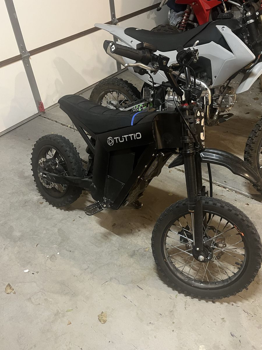 Tuttio Electric Dirt Bike - Black, Used