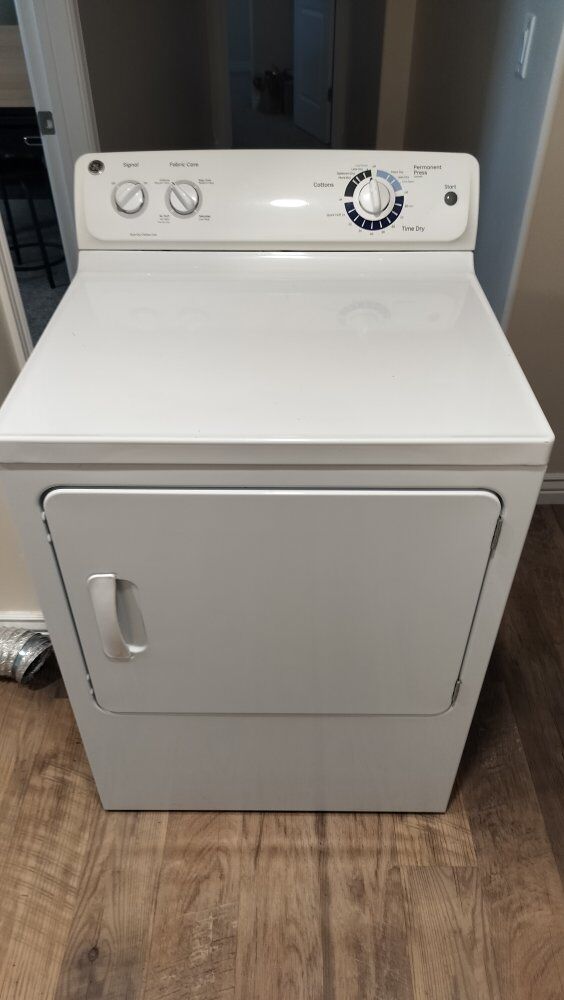 GE 6.8 Cubic Foot Electric Dryer $150 obo