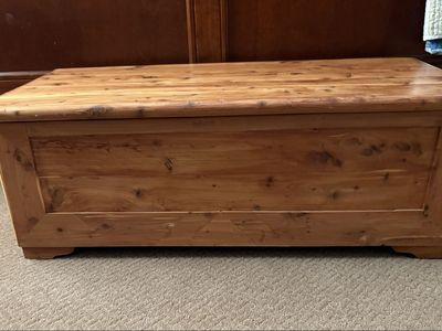 Beautiful Solid Cedar Chest/Trunk - Excellent Condition Storage Furniture