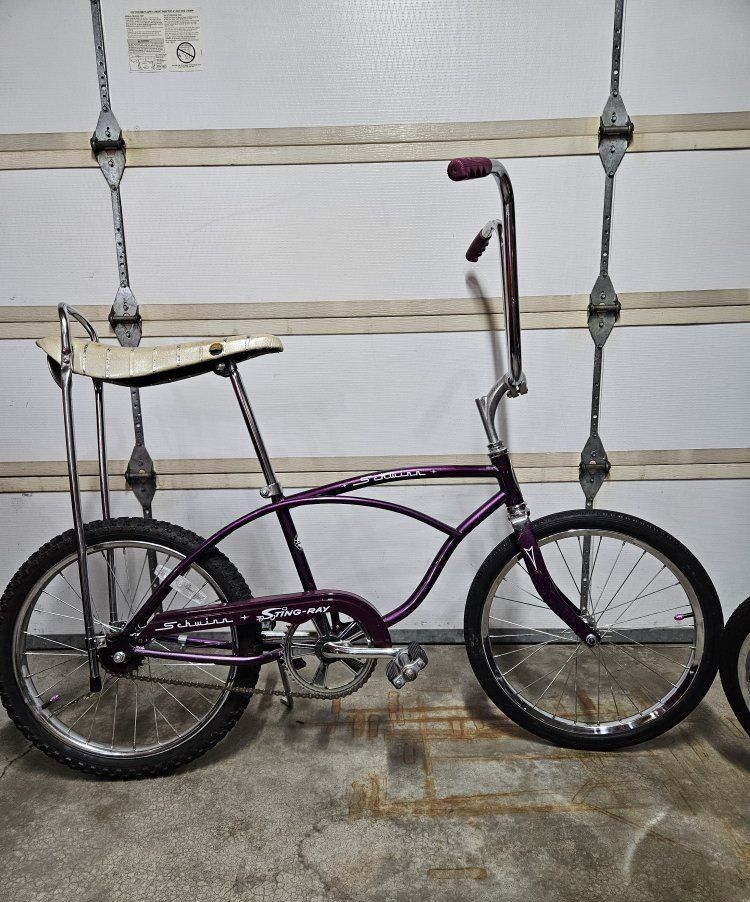 Vintage Schwinn Stingray
