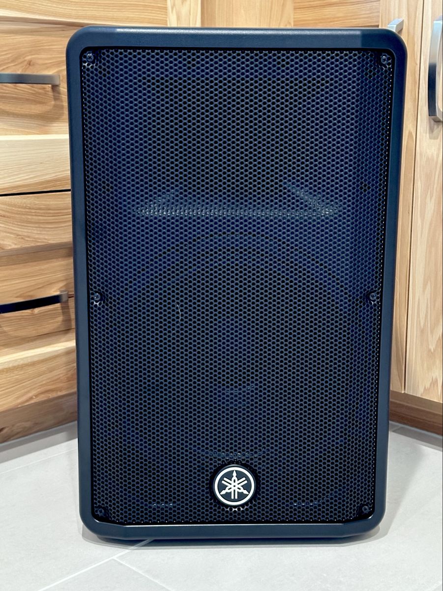 Yamaha DBR12 Powered PA Speaker - Like New w/Yamaha Padded Cover