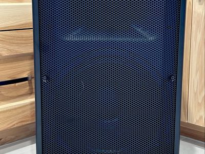Yamaha DBR12 Powered PA Speaker - Like New w/Yamaha Padded Cover
