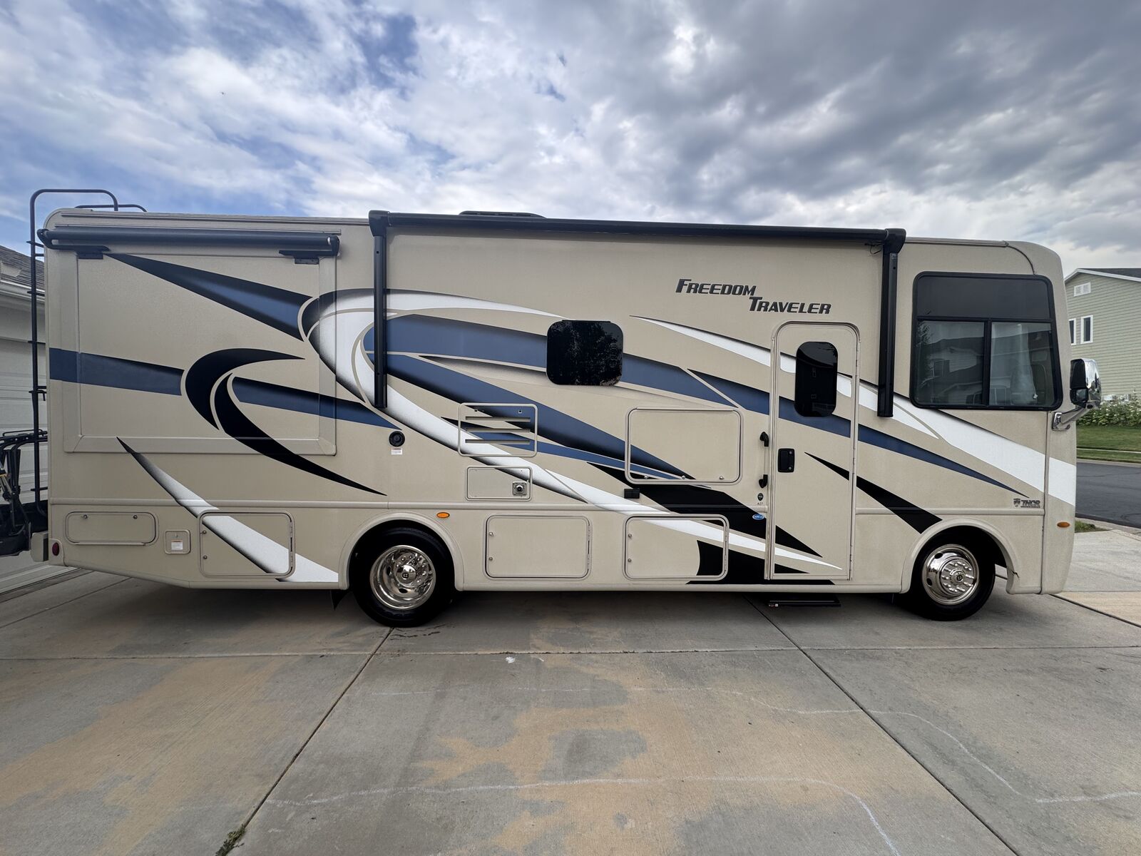 2021 Thor Freedom Traveler 27C – Like New – Only 14,200 Miles