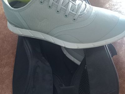 Golf shoes