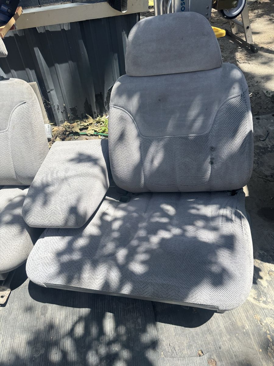 OBS 60/40 CHEVROLET SILVERADO OR GMC SIERRA SPLIT BENCH SEAT 1995-1998