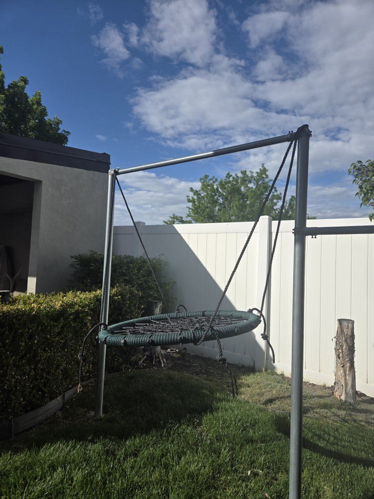 Tree swing