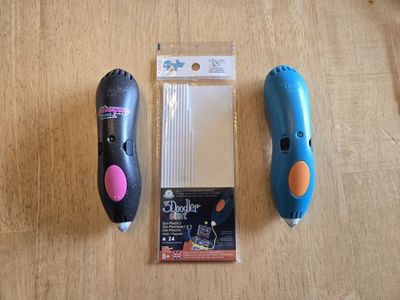 3Doodler Start 3D Print Pen - Two pens and Lots of Filament