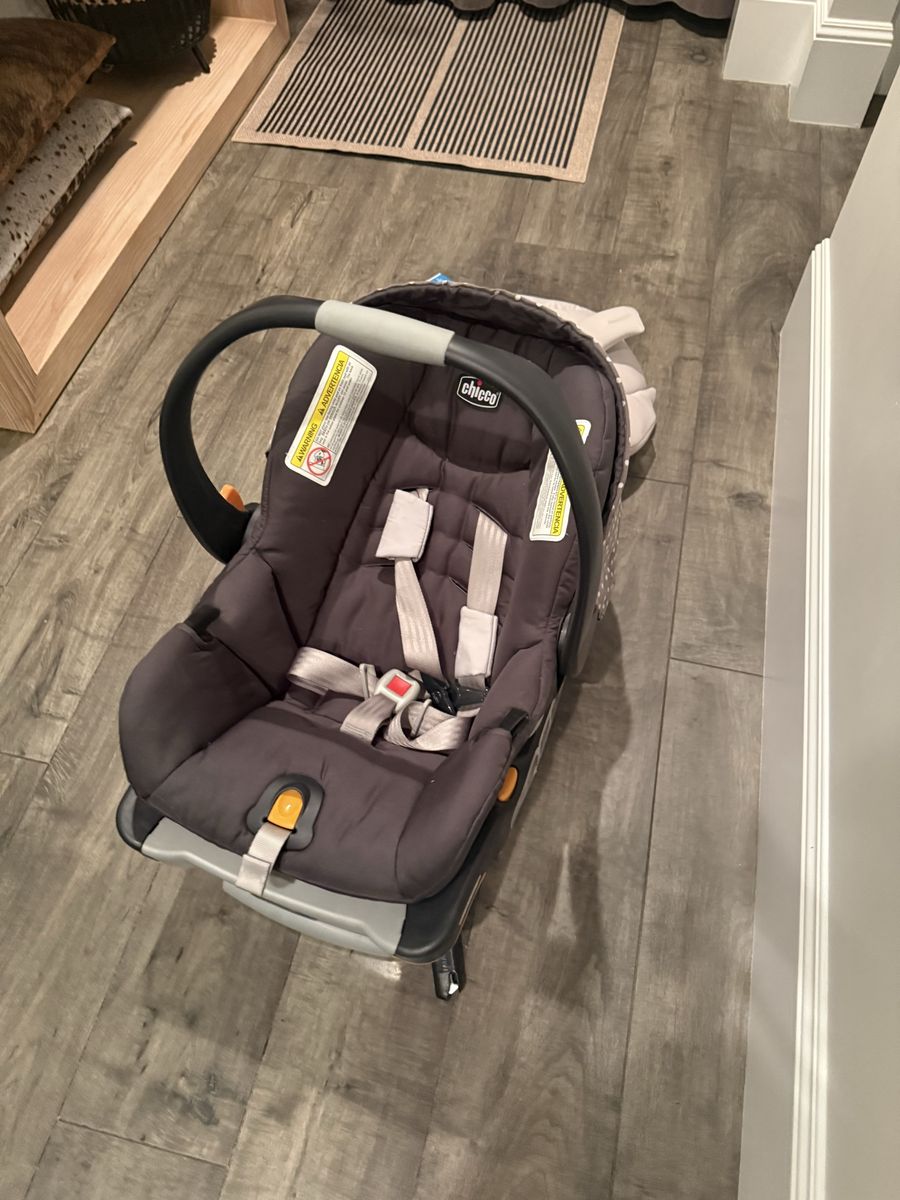 *Never Used* Chico Max All-in-one Convertible Car Seat
