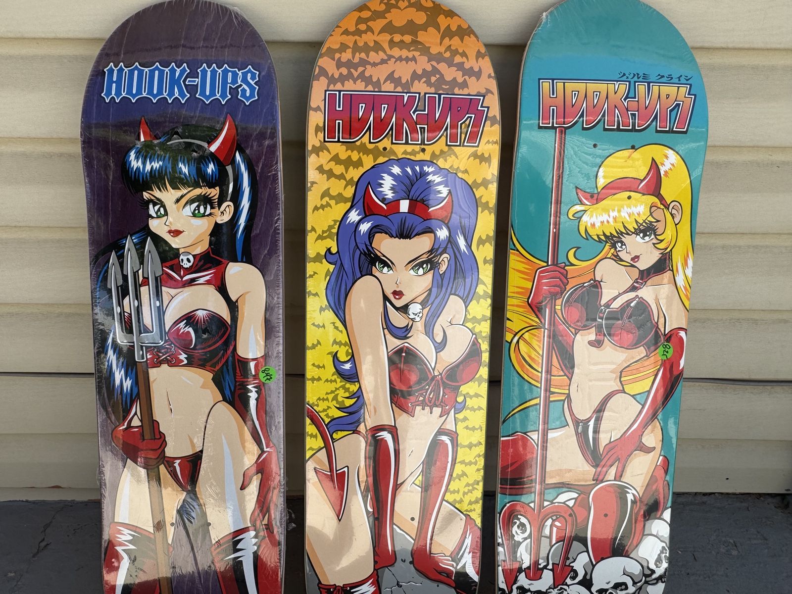 hook ups devil girl trio