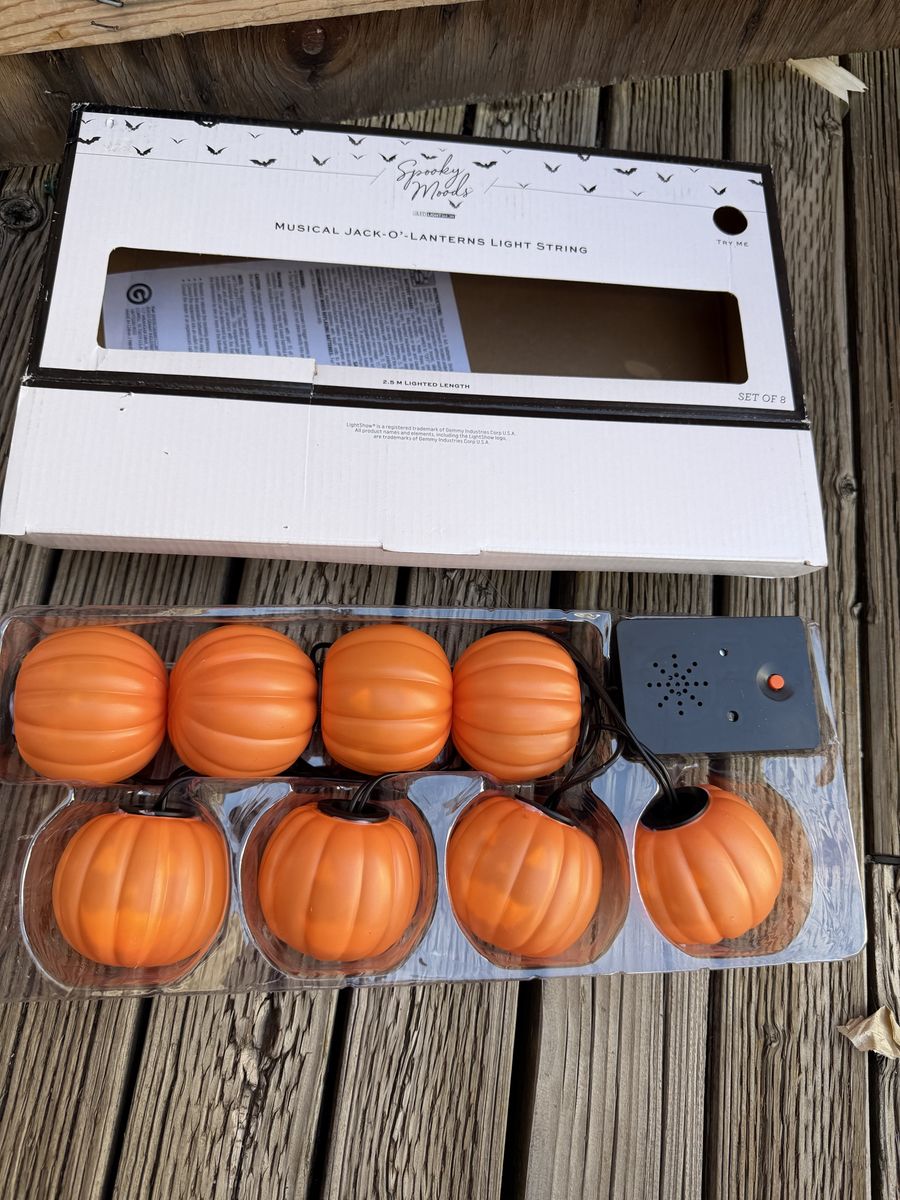 Spooky Moods Musical Jack-O-Lanterns Light String Set of 8 Halloween