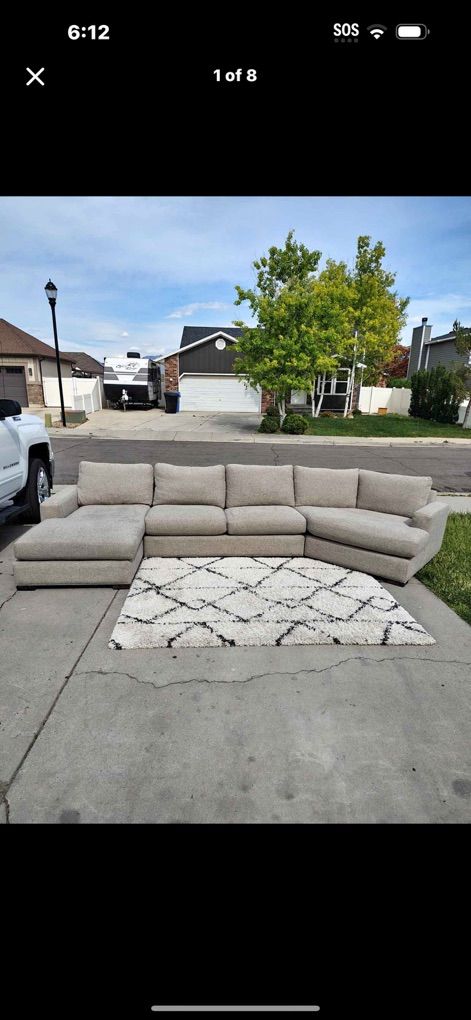 sectional Sofa Grsy Used Good Condition