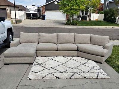 sectional Sofa Grsy Used Good Condition