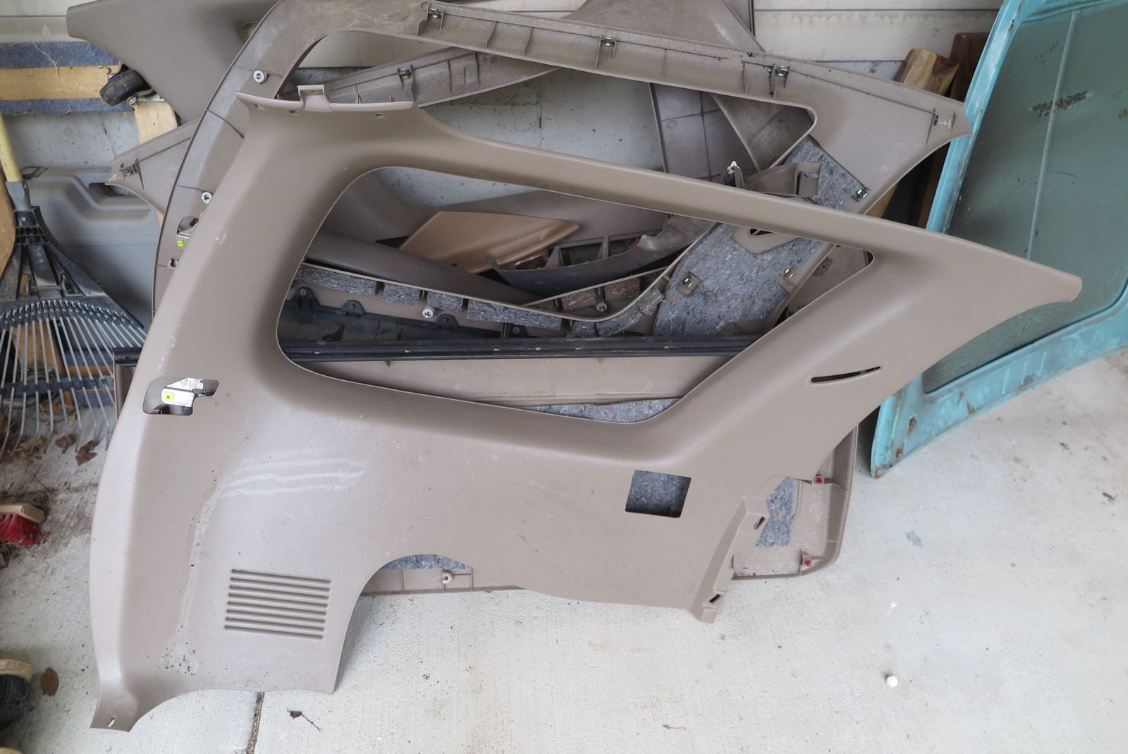 toyota 4runner rear interior panel parts 2004 (OAK)