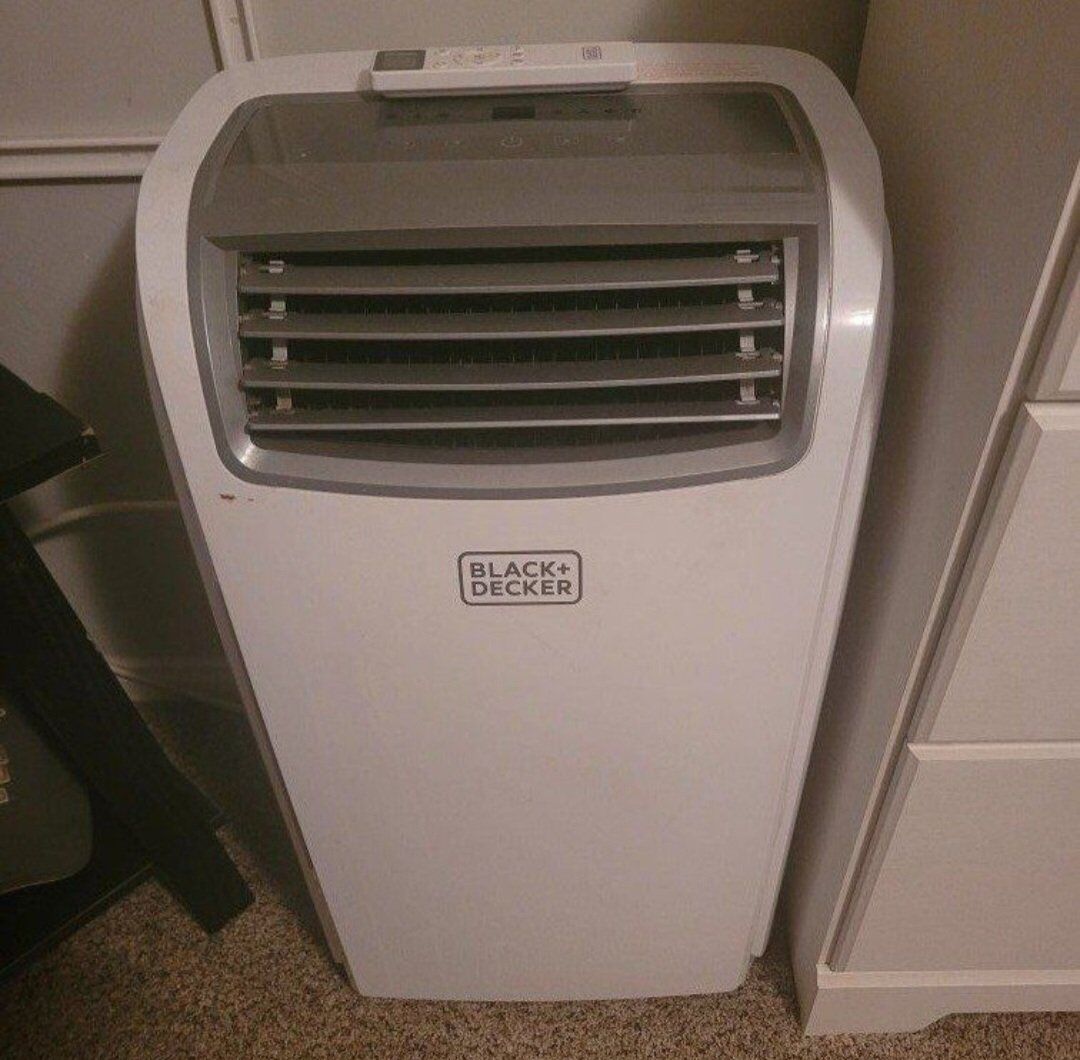 BLACK+DECKER  12,000-BTU 550-sq. ft.