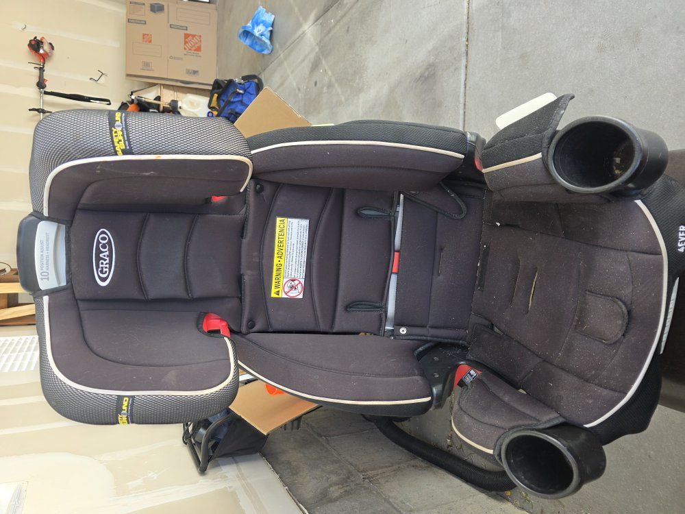 Graco Car seat and Bokster!!