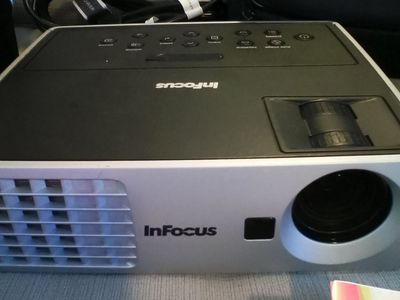InFocus IN1102 ultra Mobile widescreen DLP projector 2200 lumens as new