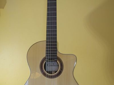 Cordoba GK Studio Negra Guitar
