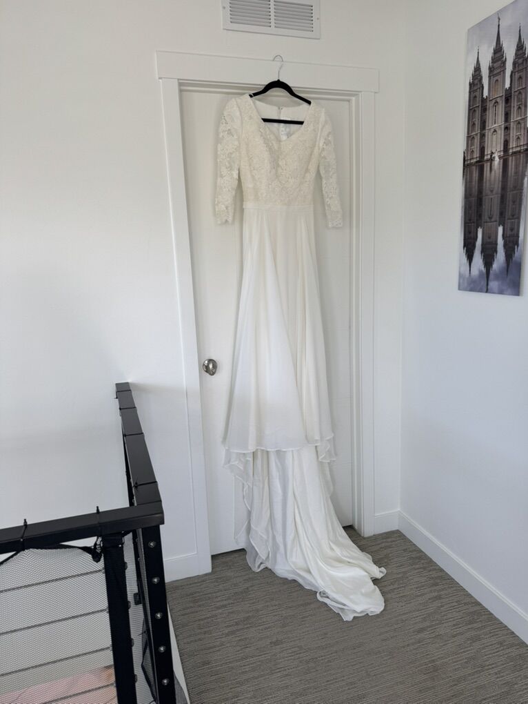 Beautiful wedding Dress