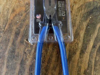 Klein Tools D2000-7CST Ironworker's Heavy-Duty Cutting Pliers, 9-inch, Made in USA