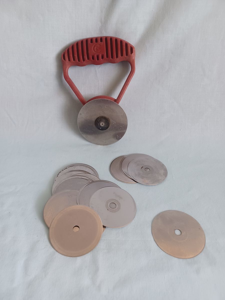 Fabricmate Ergonomic Fabric Installation Rolling Tool and Blades Set