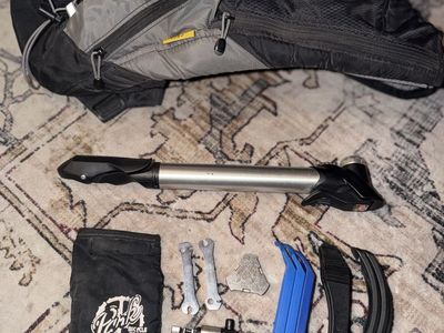 Mountain Bike Combo With Park Tools, Pump & Camelback Pack