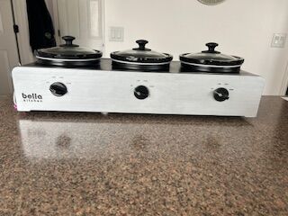 Three pot slow cooker
