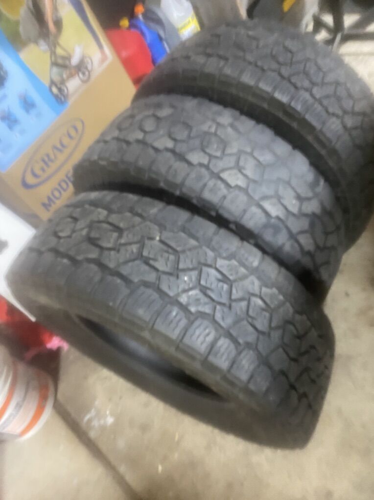 3 Toyo Tires Open Contry 265 70 17