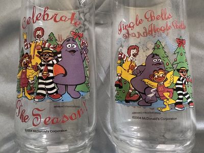 Vintage 2004 McDonald's Christmas Holiday Glassware Set of 2