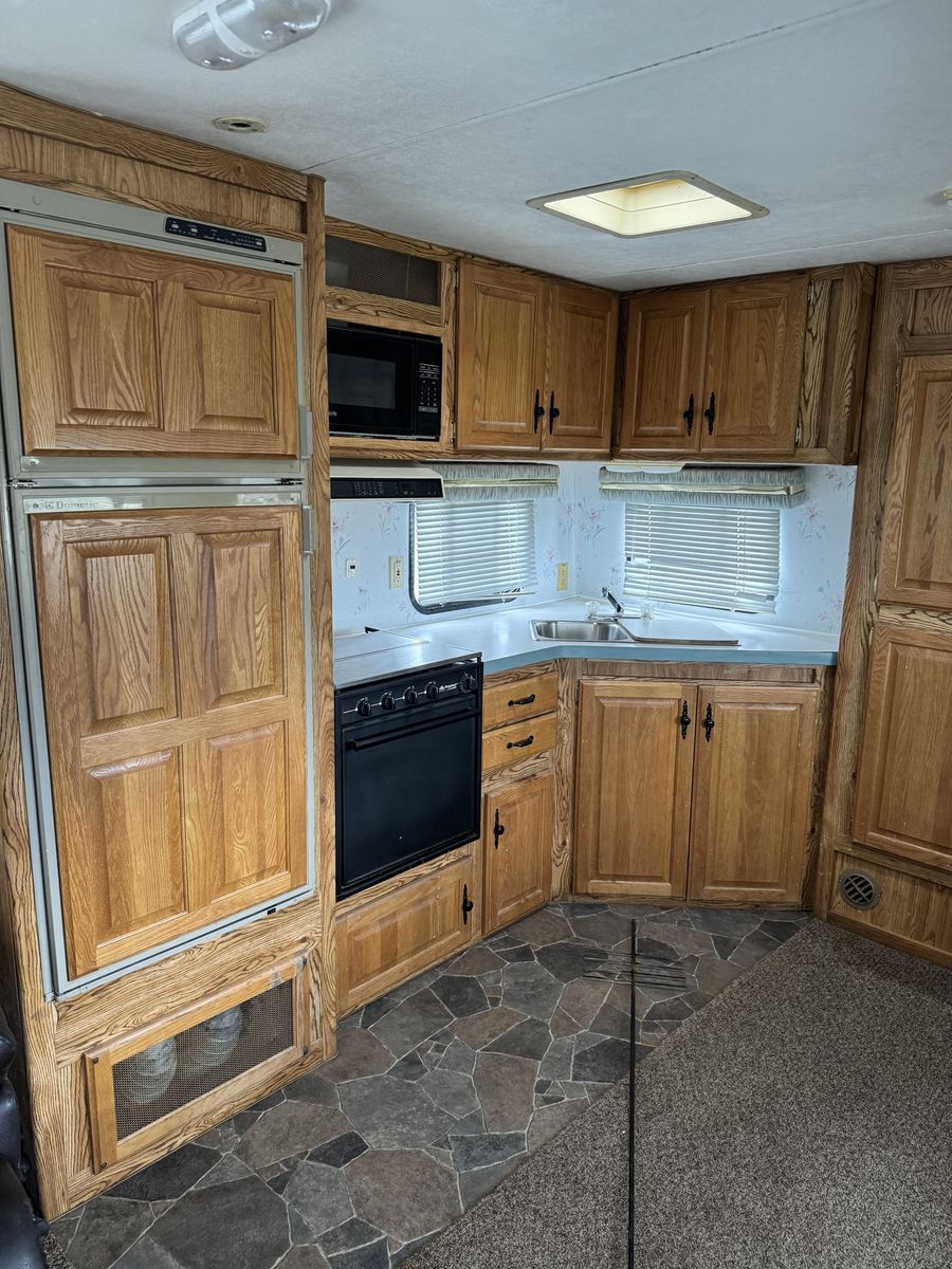 Main image 12