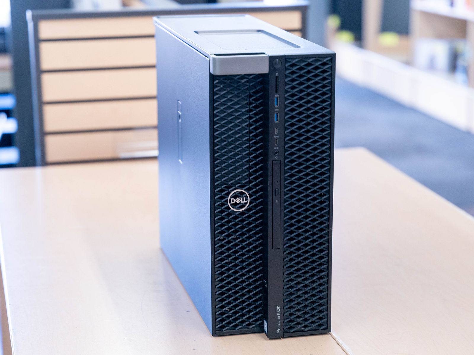 Dell Precision 5820 Tower Workstation | Xeon CPU, 32GB RAM, 950W PSU, Quadro GPU