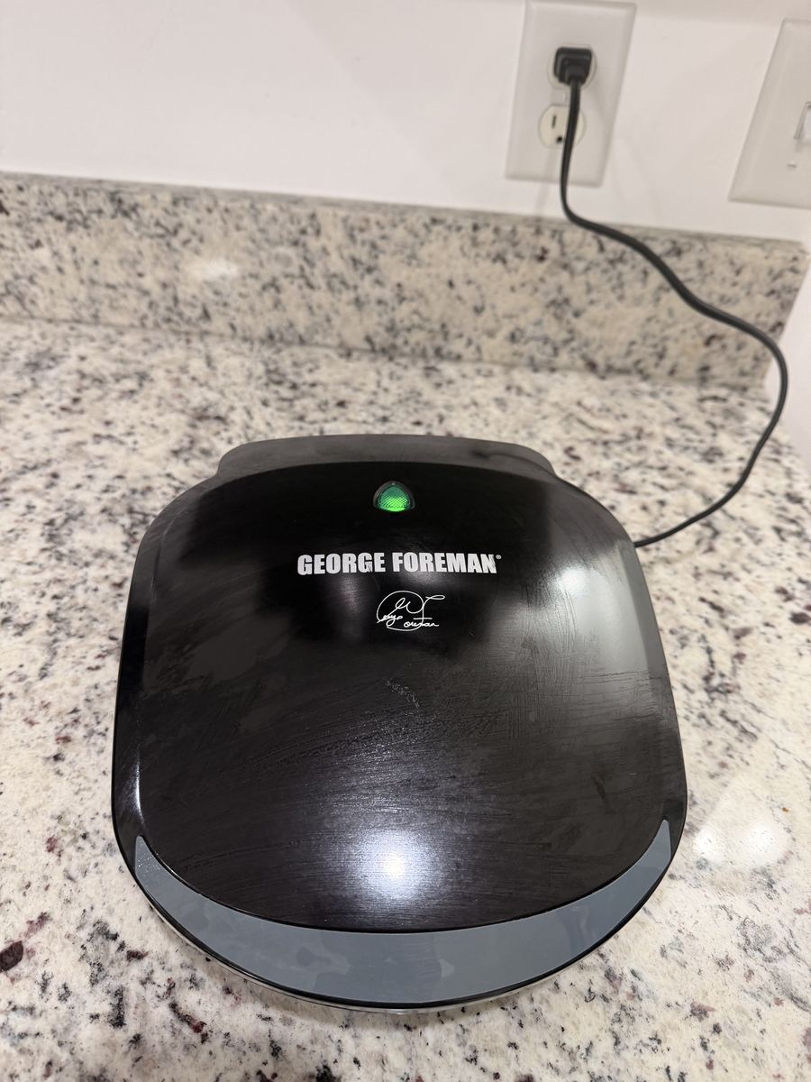 George Foreman Grilling Machine Model GR136B Black Electric Indoor Grill