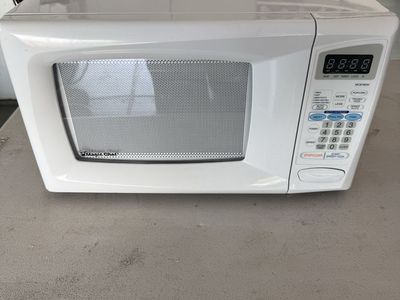 Magic Chef MCB780W Compact Countertop Microwave Oven - White