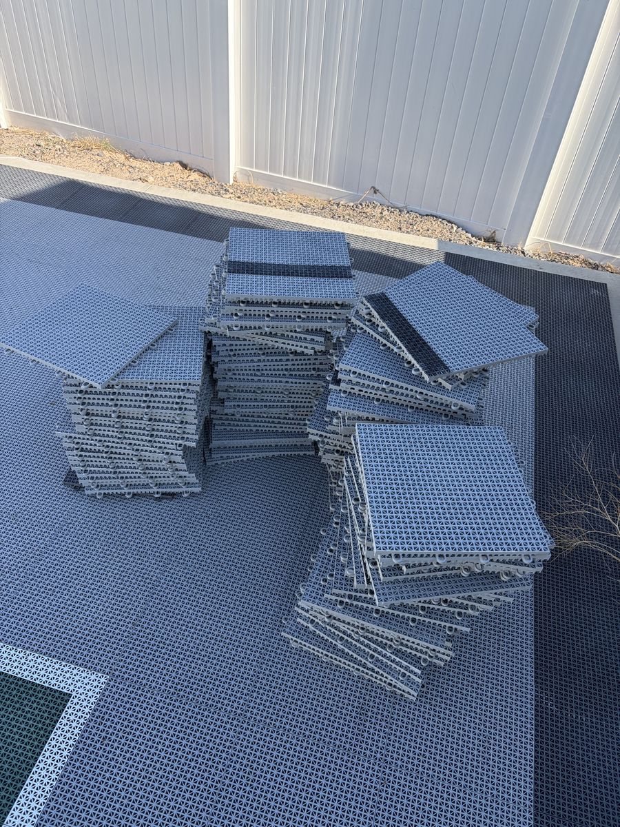 200 interlocking floor tiles