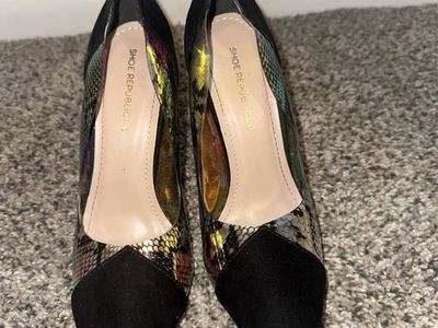 Shoe Republic LA Iridescent Snakeskin & Black Suede Pointed-Toe Heels Size 7.5