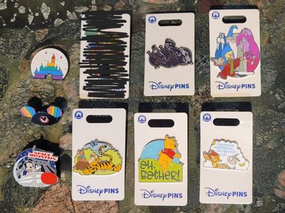 Lot of 7 Disney Trading Pins, Please Read Ad
