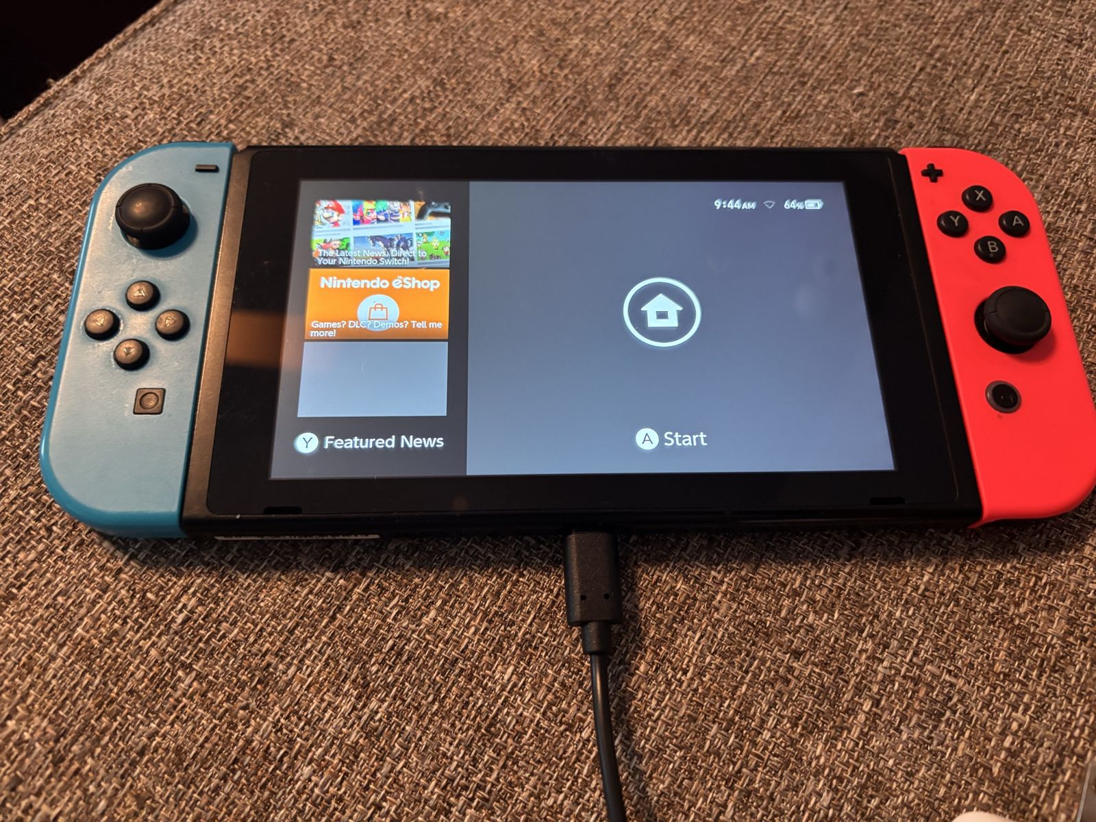 Like New Nintendo Switch In Excellent Working Cond