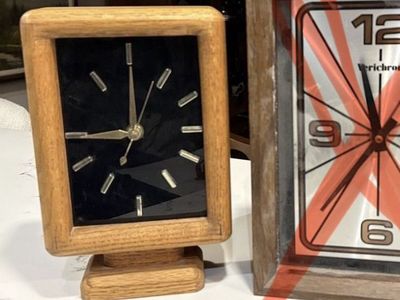 Vintage Mid Century Modern clocks. Battery operated MCM, Verichron
