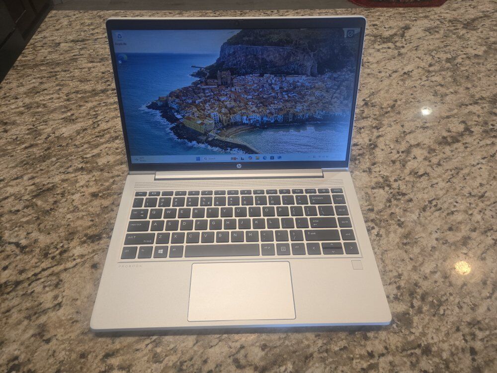 HP 14" Laptop - Reliable, Lightweight